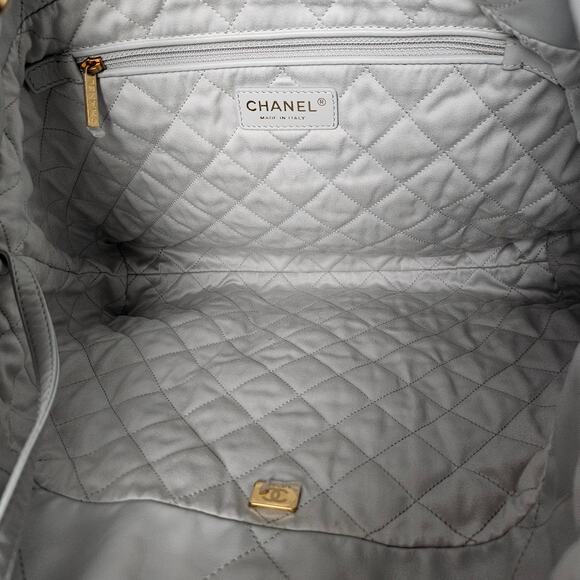Chanel Pale Blue Quilted Medium 22 Hobo Bag - Picture 6 of 12